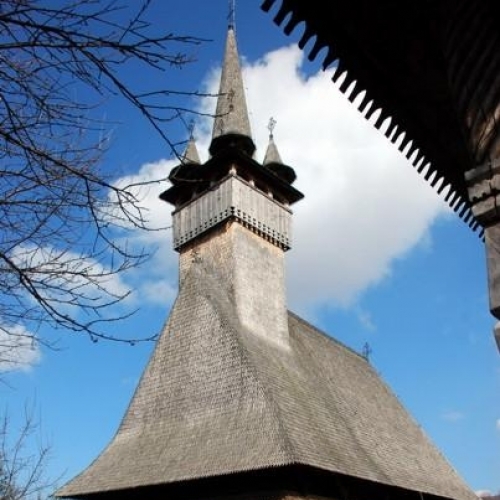 Biserica De Lemn Din Budesti-Josani poza